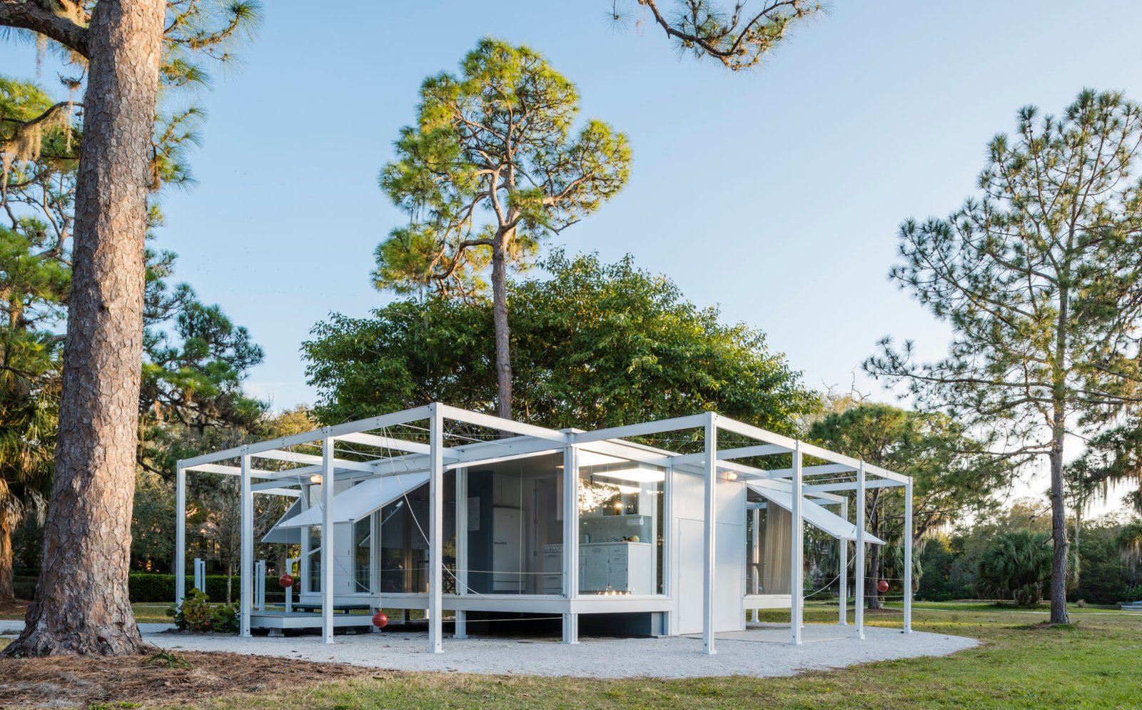 Architect Paul Rudolph’s Walker Guest House Replica on View at Palm