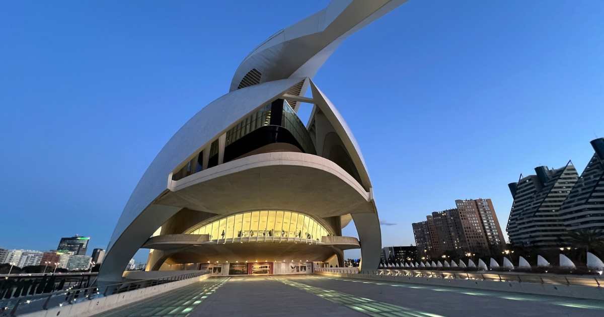 a building with a curved roof