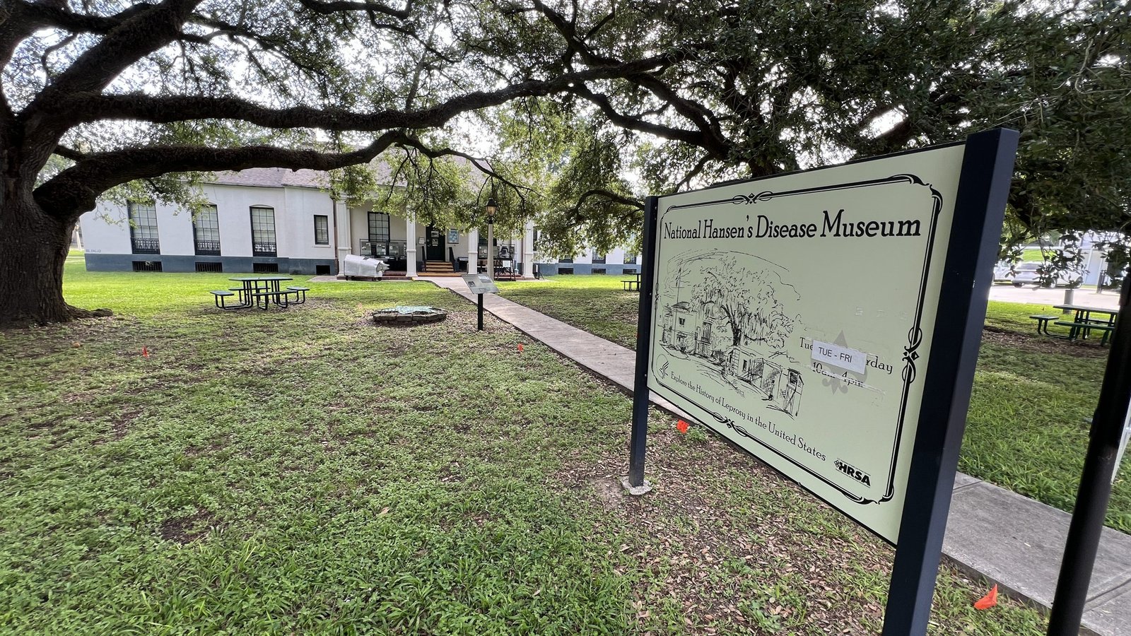 MuseumExterior4