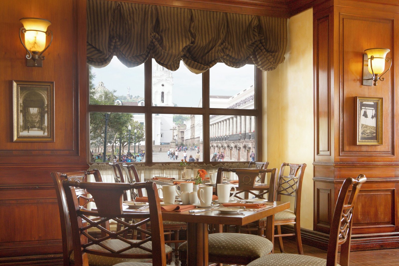 Hotel Plaza Grande dining area