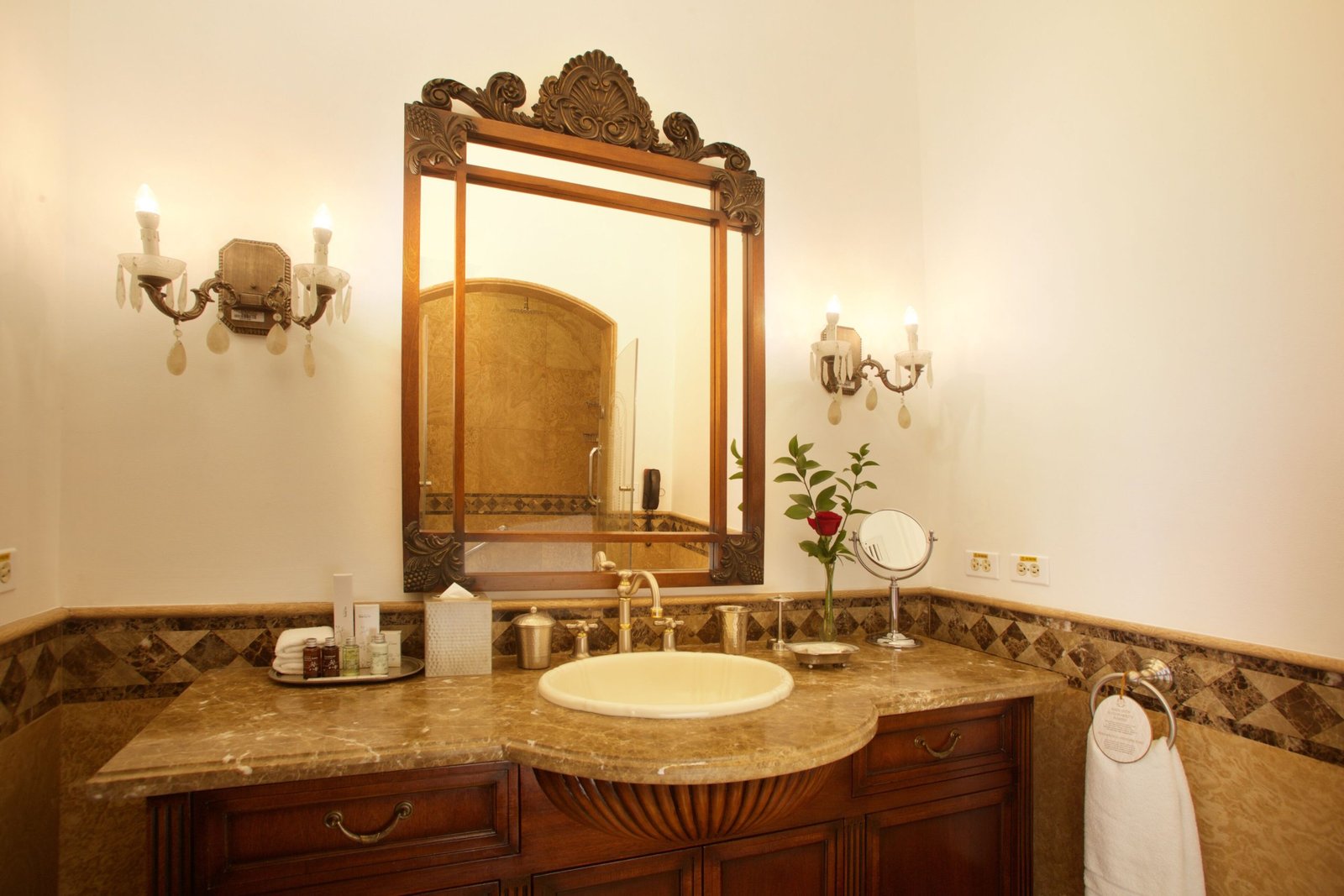 Hotel Plaza Grande bathroom