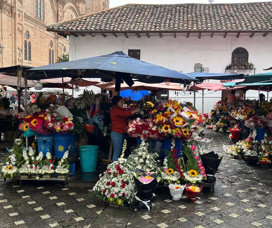 a flower market in cuenca's plaza de las flores
