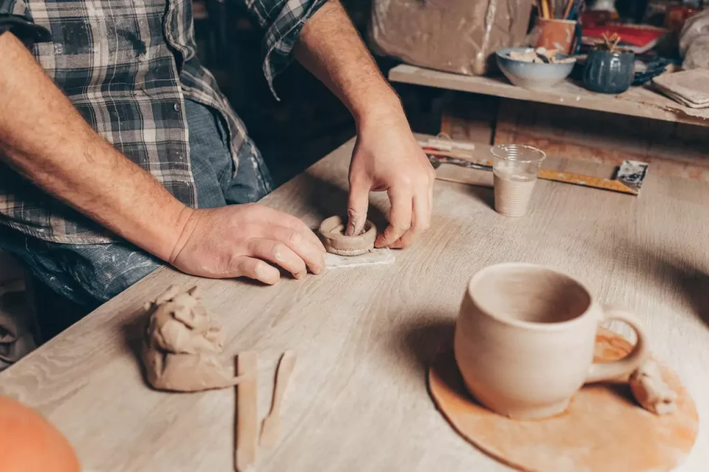 handmade ceramic mugs scaled